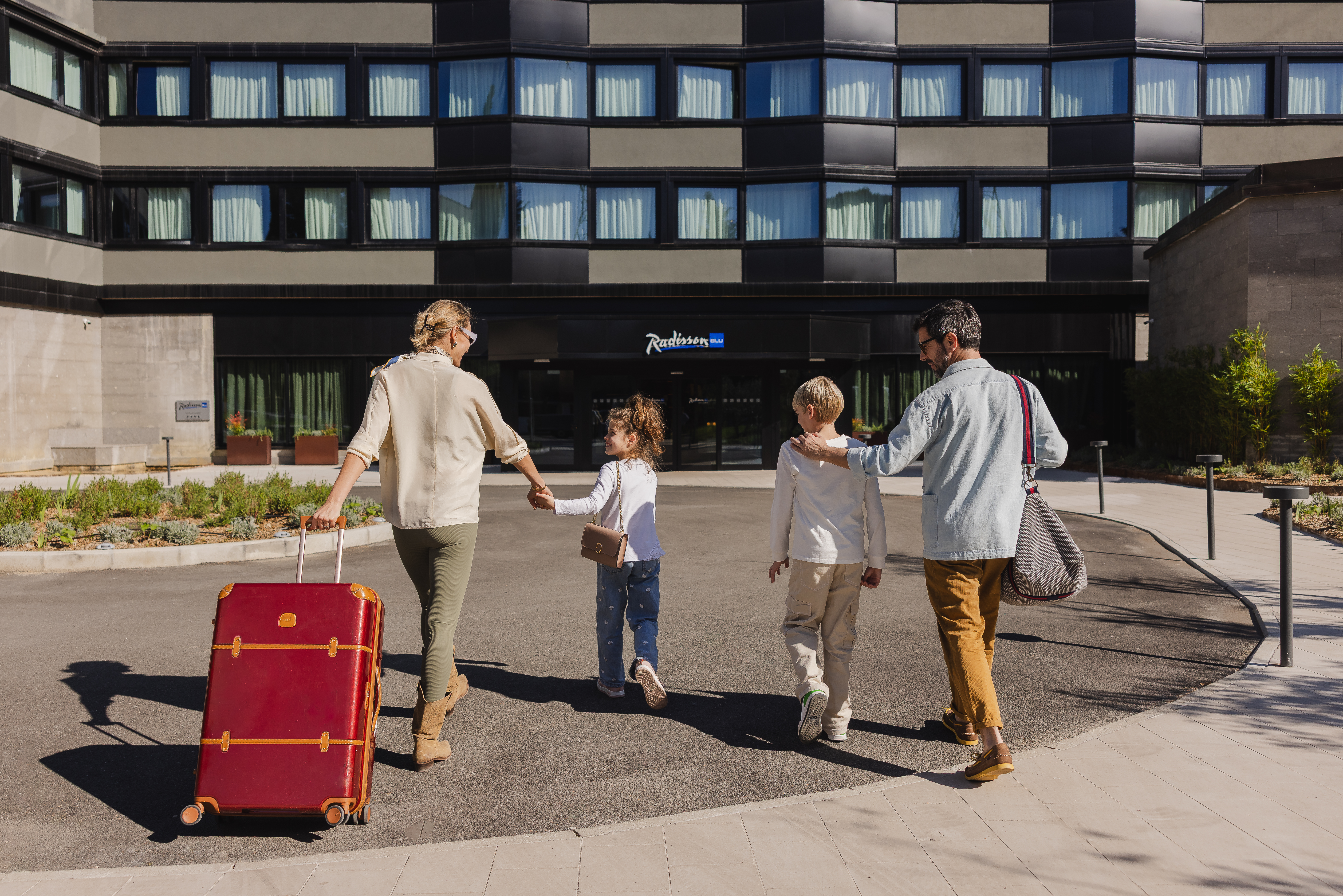 Radisson Hotel Group Launches Hospitality Industry-Leading AI-Powered Real-Time Price Matching Technology